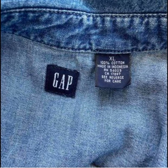 Gap Button up Size XL - Picture 4 of 7